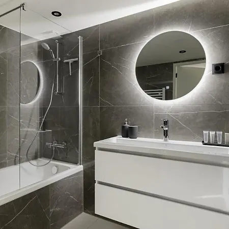 - Apeldoorn Met Jacuzzi Πανσιόν 4*
