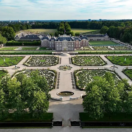 - Apeldoorn Met Jacuzzi 4* Wenum