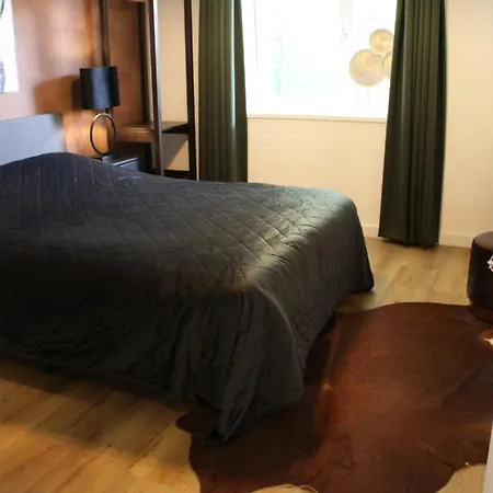 - Apeldoorn Met Jacuzzi Guest house