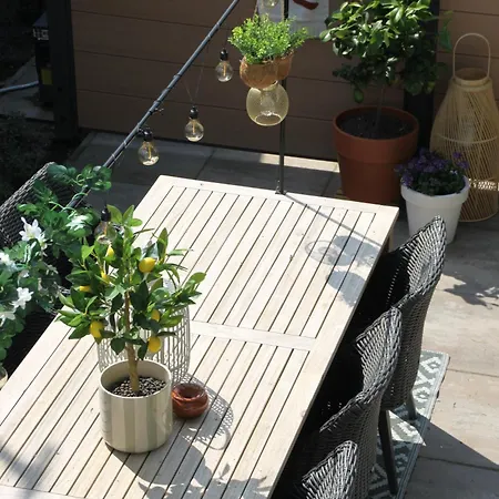 - Apeldoorn Met Jacuzzi Πανσιόν